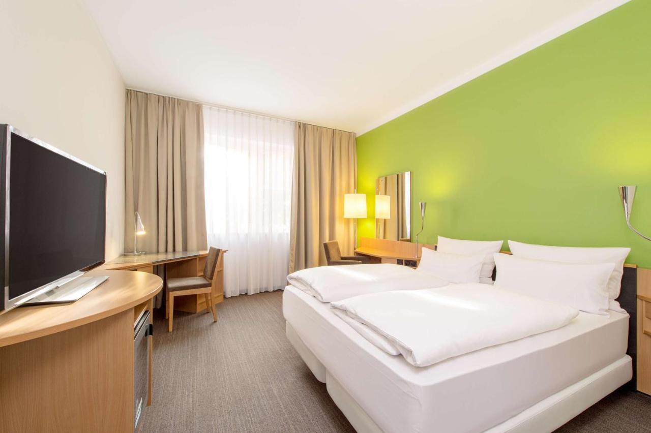 Nh Muenchen Messe Hotel Buitenkant foto