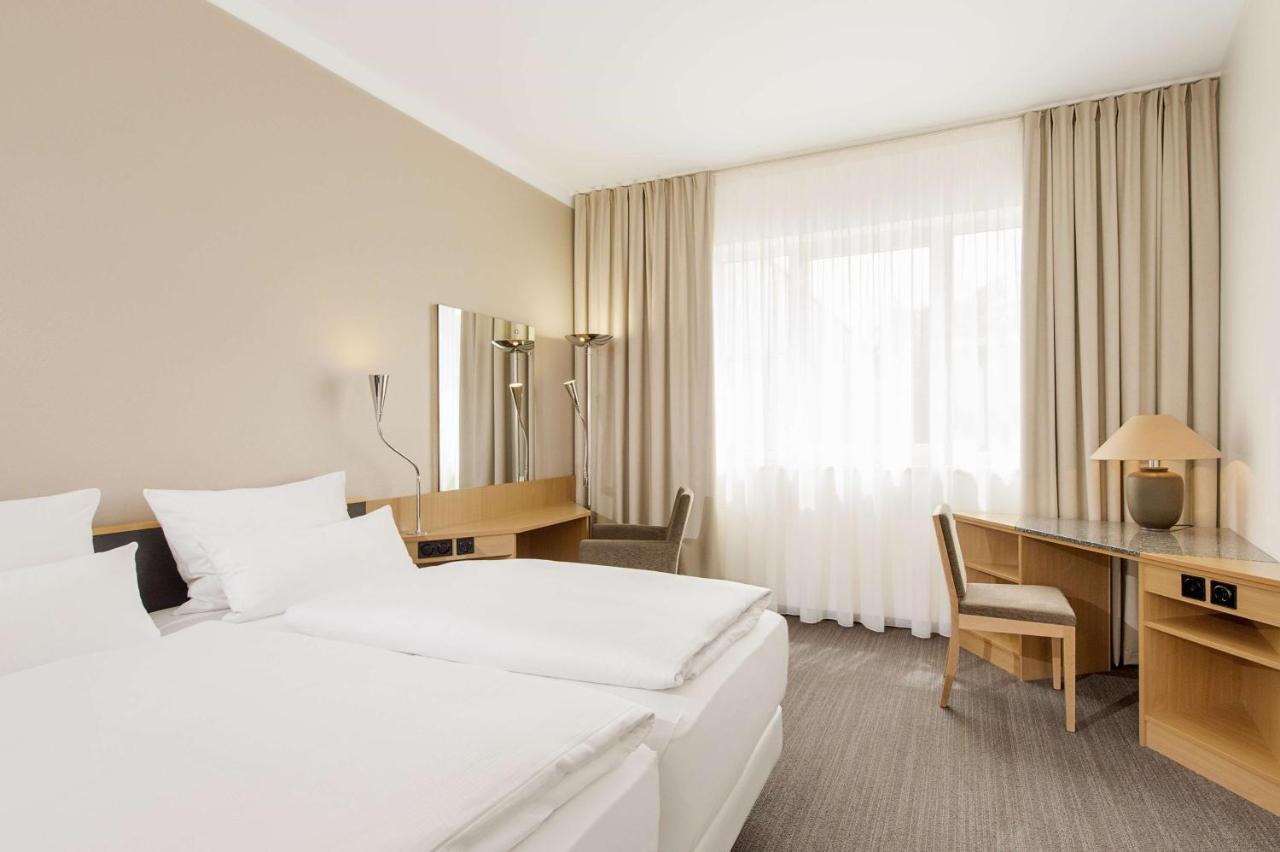 Nh Muenchen Messe Hotel Buitenkant foto