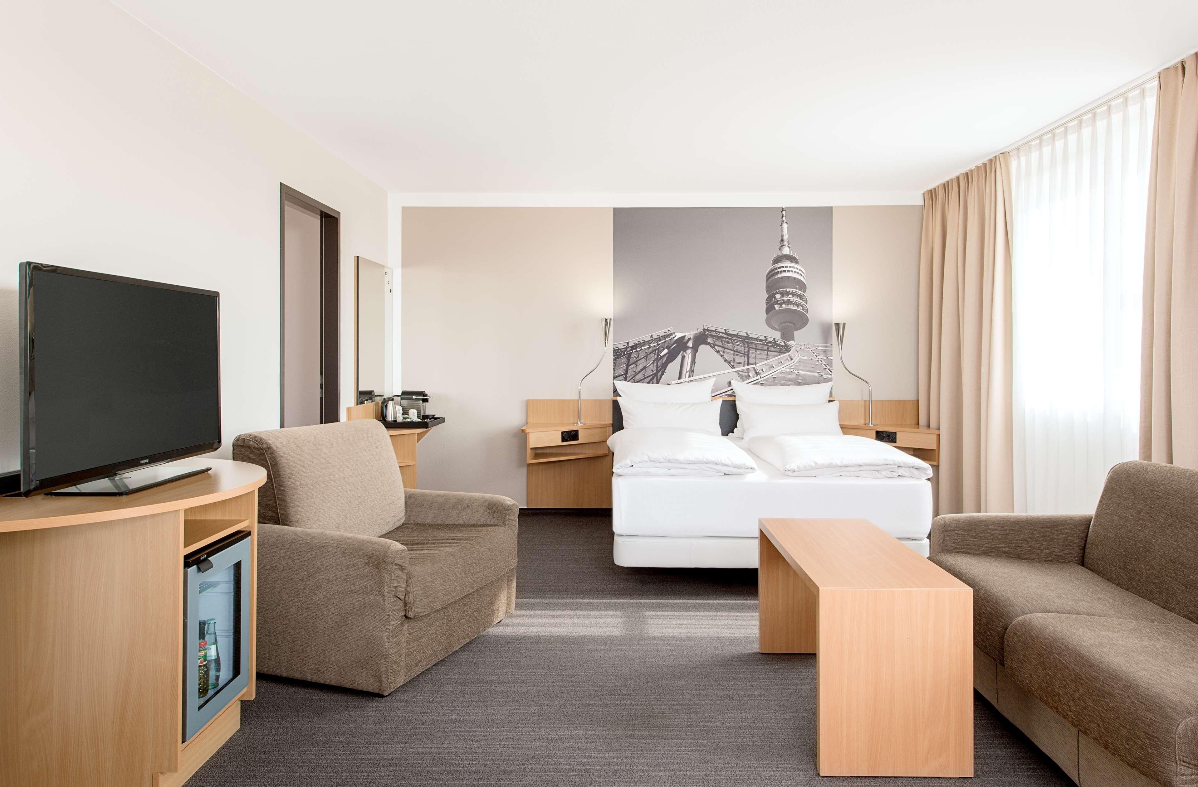 Nh Muenchen Messe Hotel Buitenkant foto