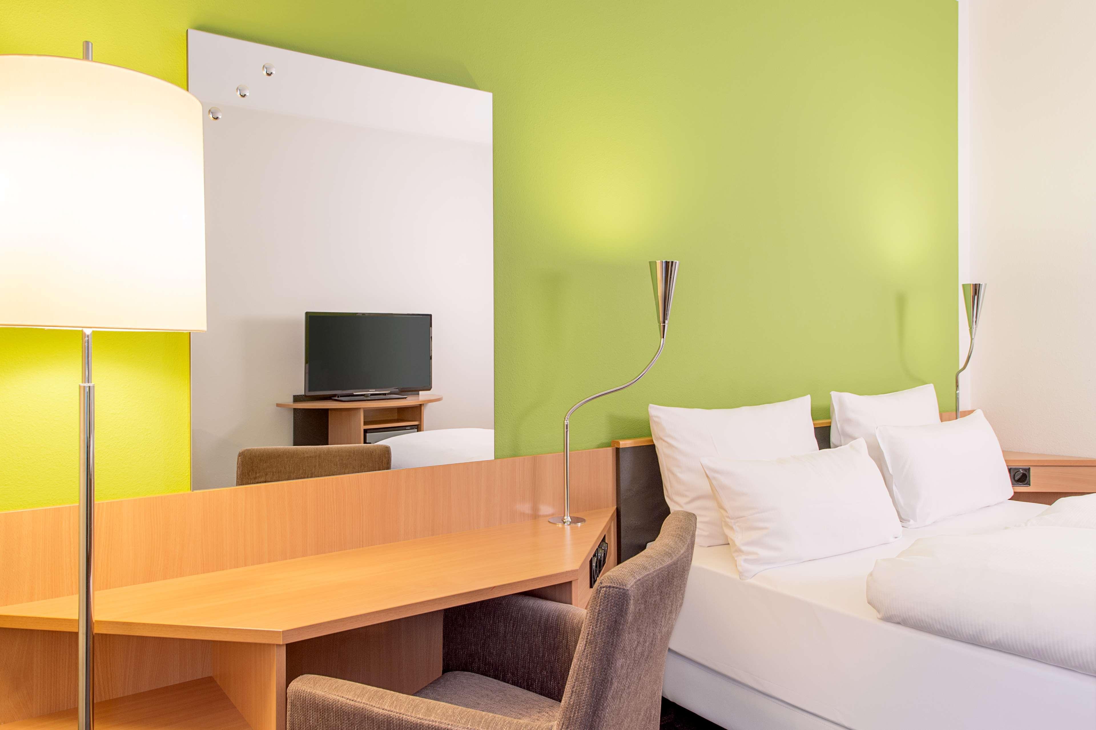 Nh Muenchen Messe Hotel Buitenkant foto