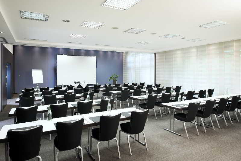 Nh Muenchen Messe Hotel Buitenkant foto