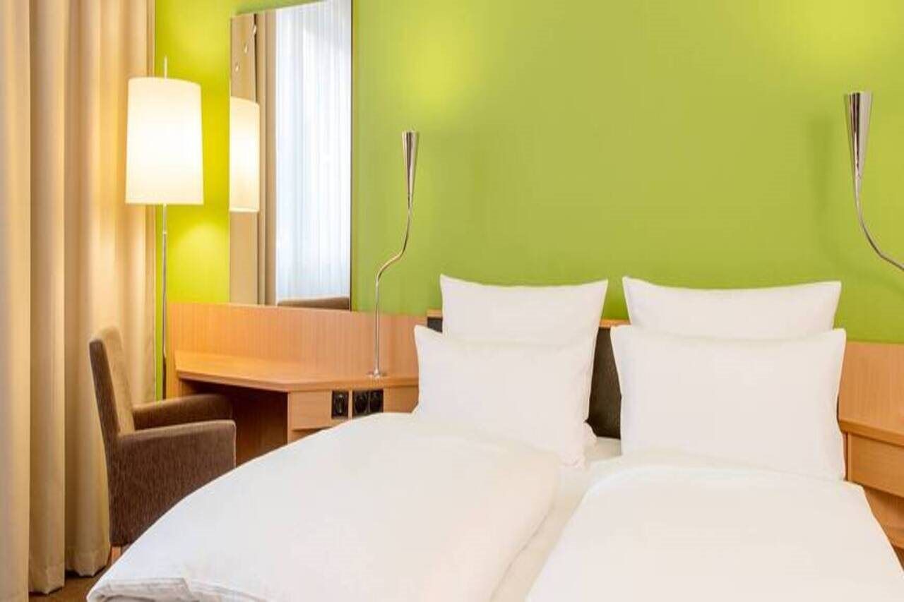 Nh Muenchen Messe Hotel Buitenkant foto